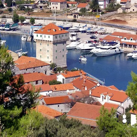 Apartamento With A Parking Space Marina, Trogir - 6014 Marina (Bossoglina)