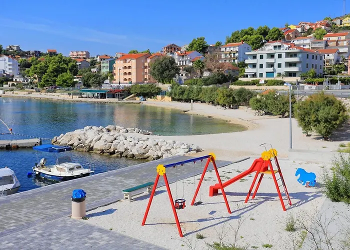 Apartamento With A Parking Space Marina, Trogir - 6014 Marina (Bossoglina)