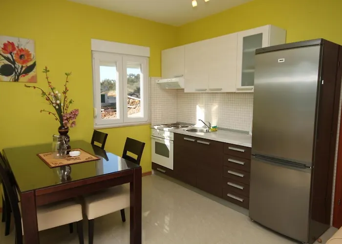 Apartamento With A Parking Space Marina, Trogir - 6014 Marina (Bossoglina)